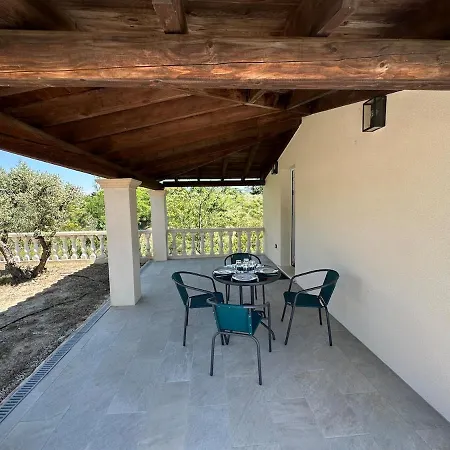 Vakantiehuis Maison Pour 4 Avec Clim Et Parking *